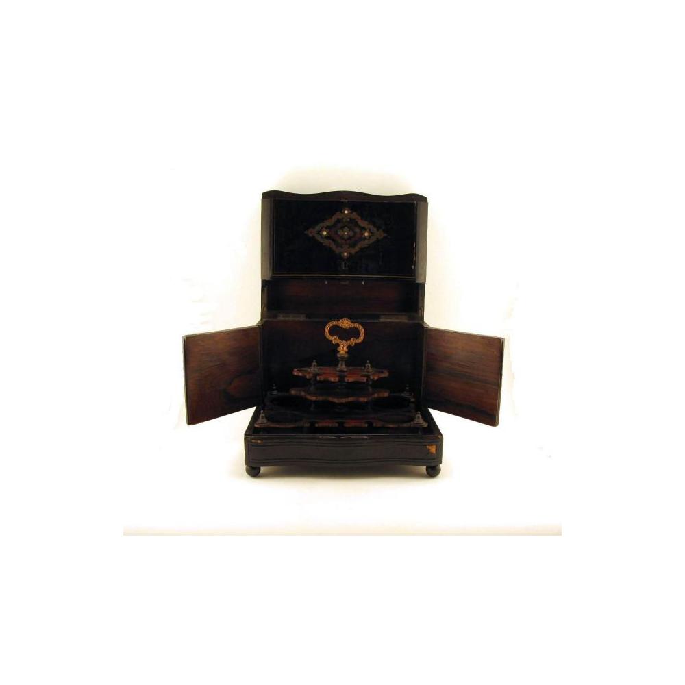 Image: Abraham Lincoln's portable bar