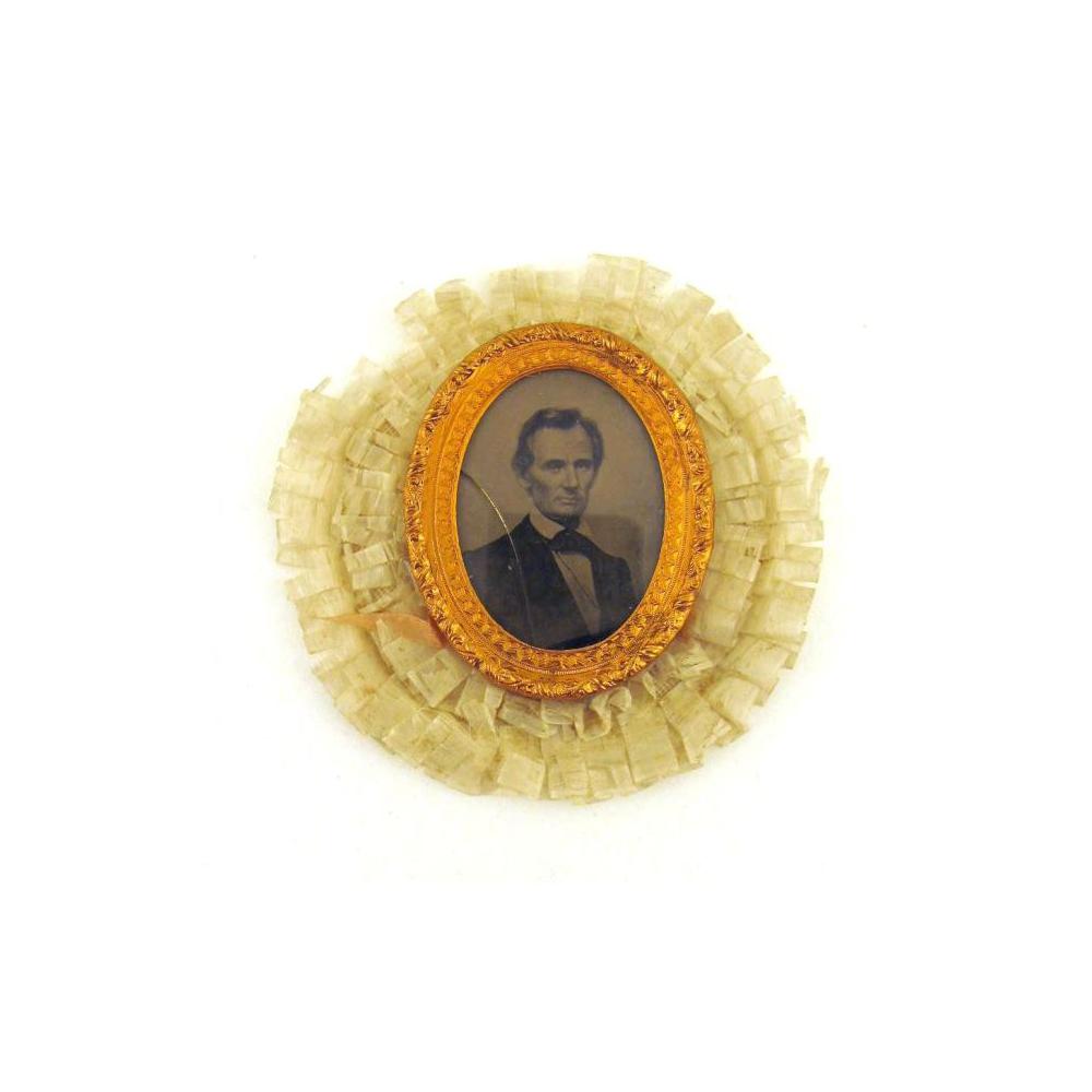 Image: Abraham Lincoln 1860 campaign pin