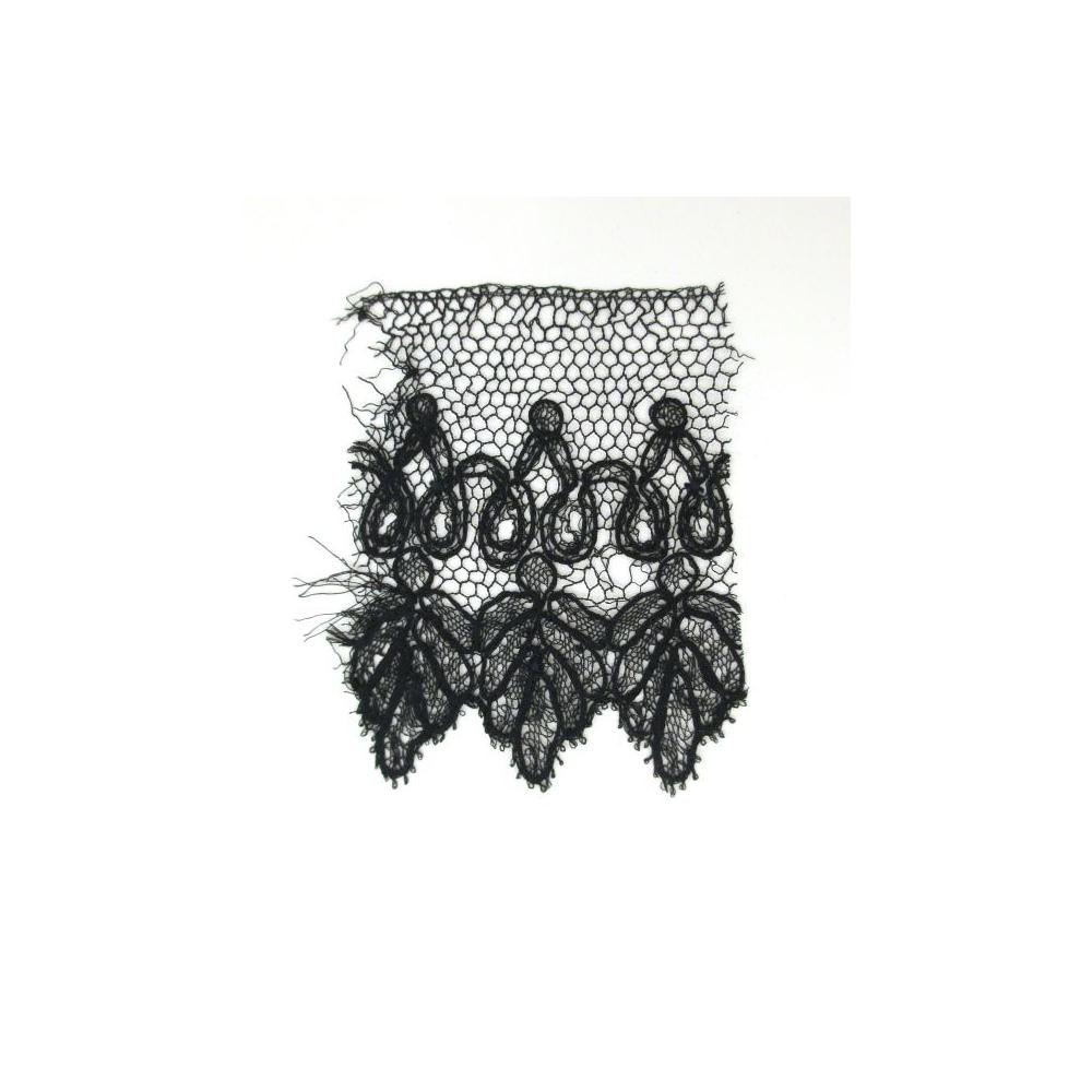 Image: lace from Mary Todd Lincoln's dress