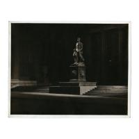 Image: Photograph of Hoosier Youth statue