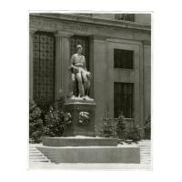 Image: Photograph of Abraham Lincoln, the Hoosier Youth statue