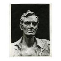 Image: Lincoln, the Frontiersman statue photograph