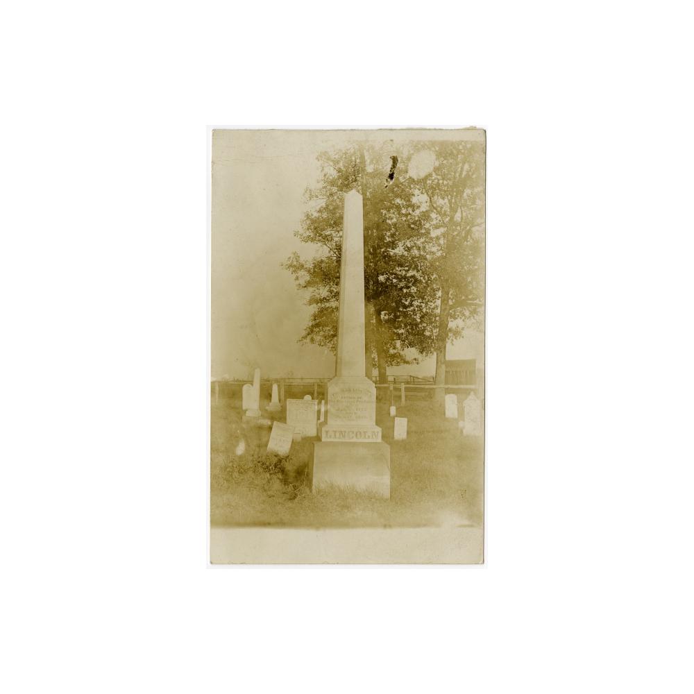 Image: Thomas Lincoln Monument in Shiloh Cemetery