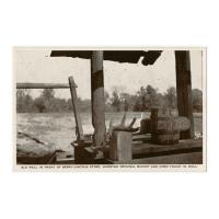 Image: Old Well in Front of Berry-Lincoln Store