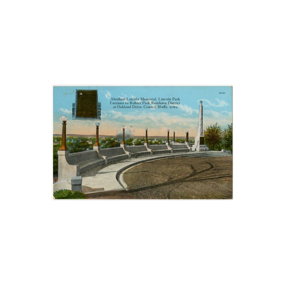 Image: Abraham Lincoln Memorial, Lincoln Park Entrance to Rohrer Park Residence District at Oakland Drive