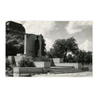 Image: Statue of Lincoln at the State House, Springfield, Ill.