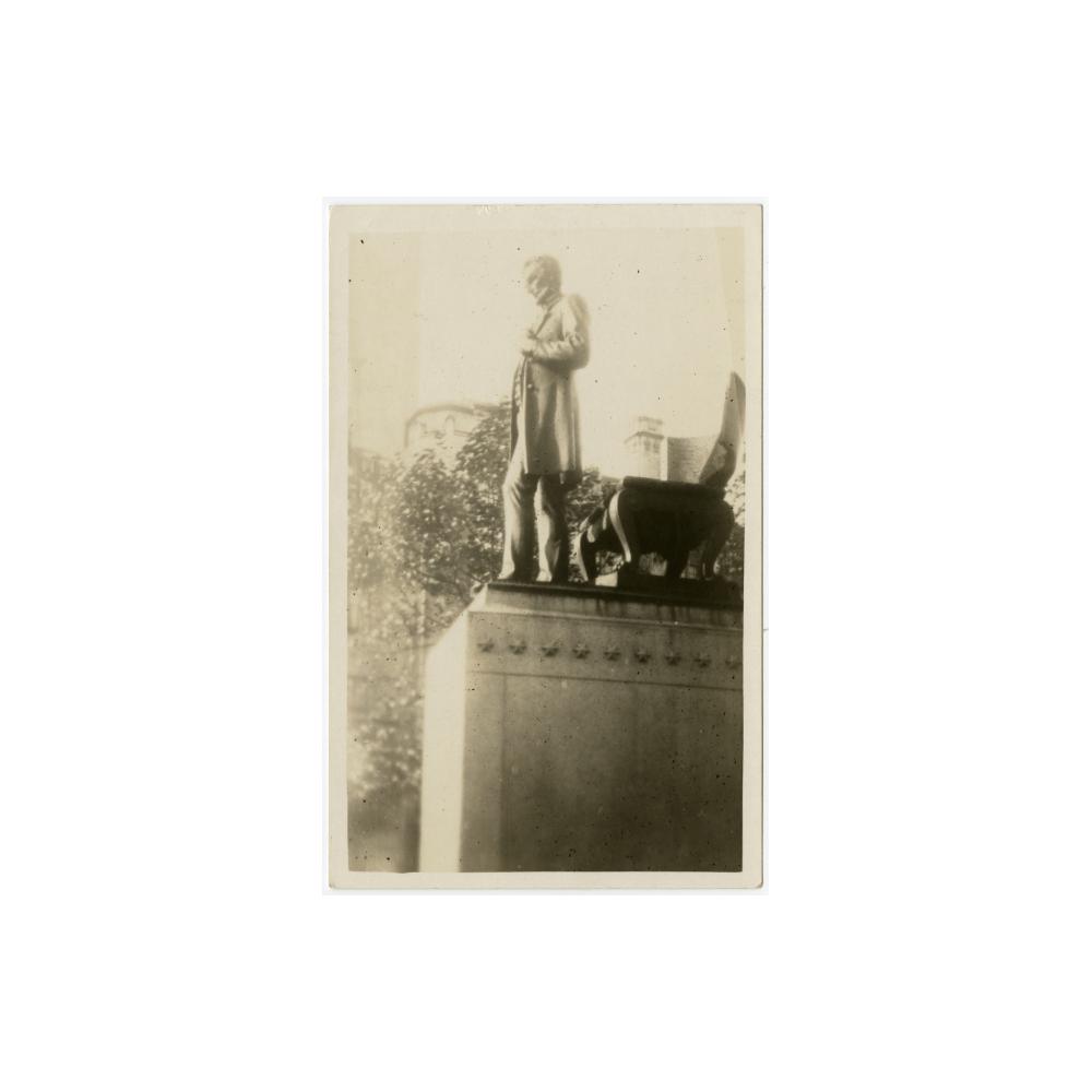 Image: Abraham Lincoln Statue in London