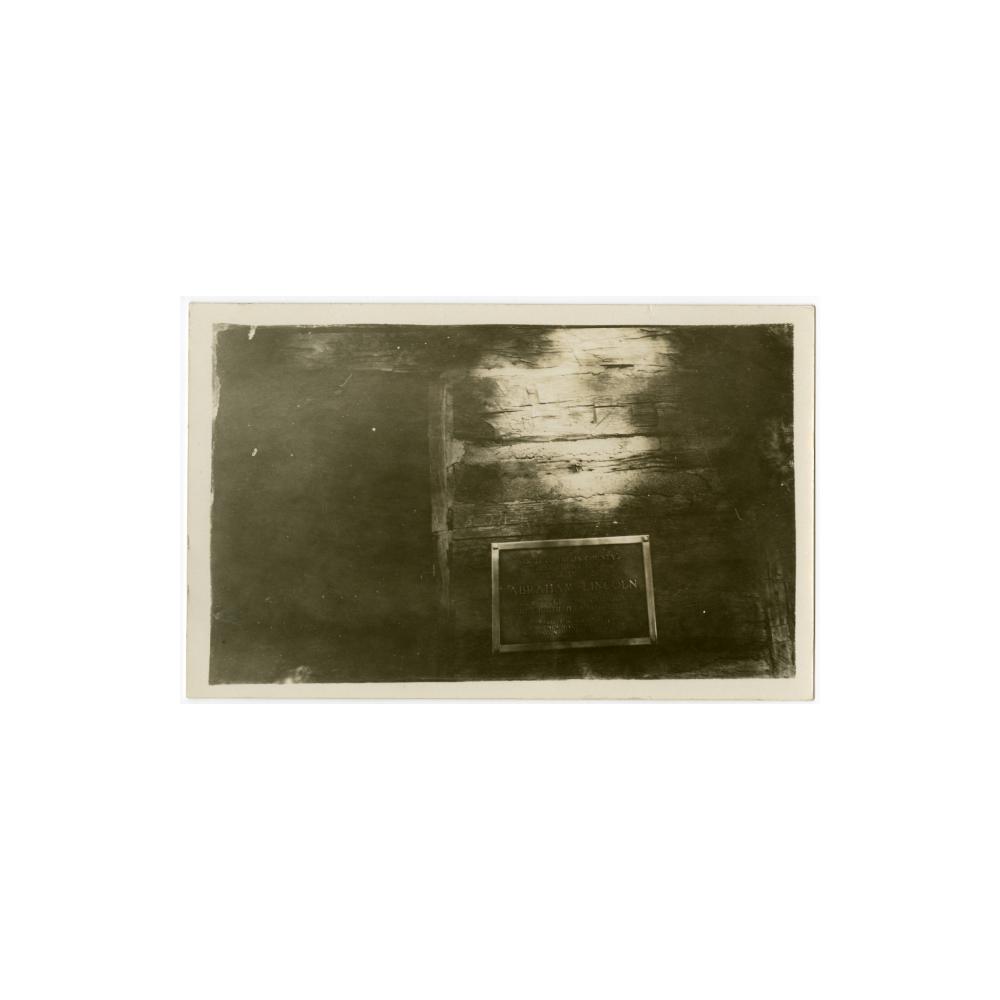 Image: Memorial Plaque on Macon County Log Court House