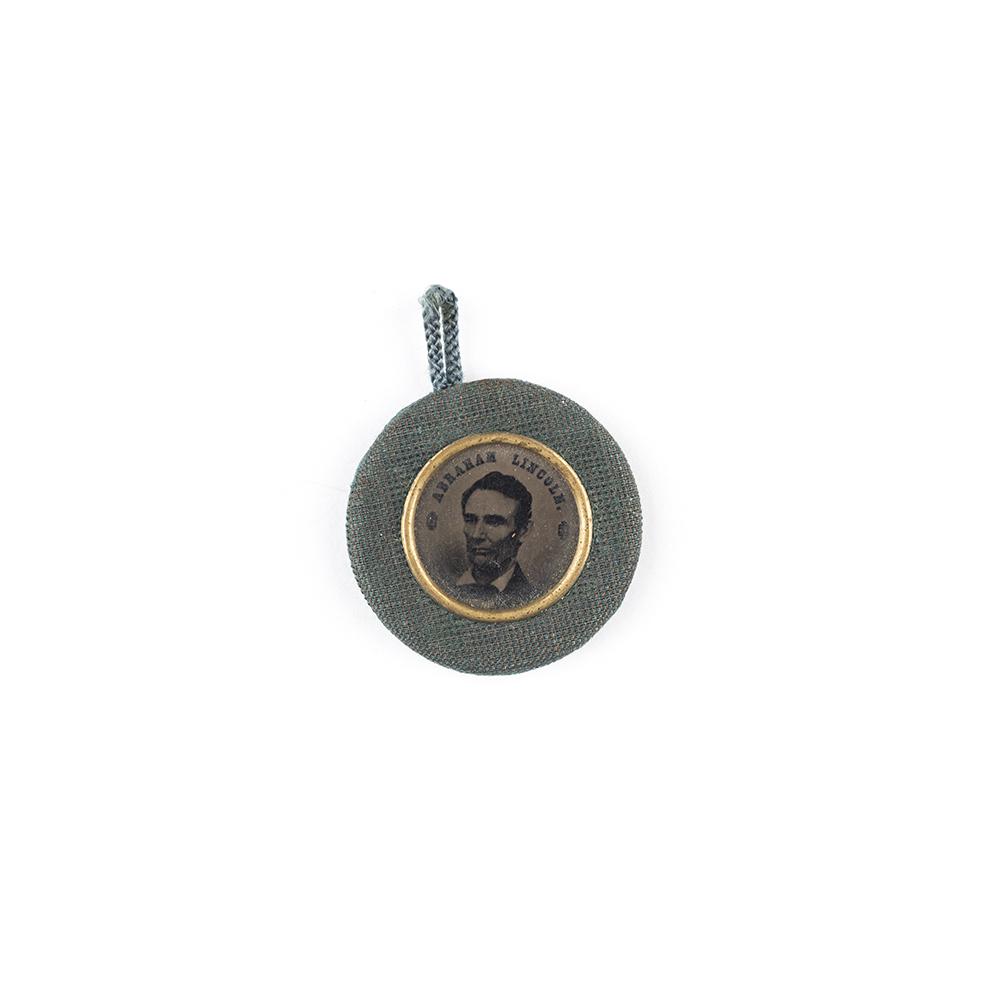 Image: Abraham Lincoln button