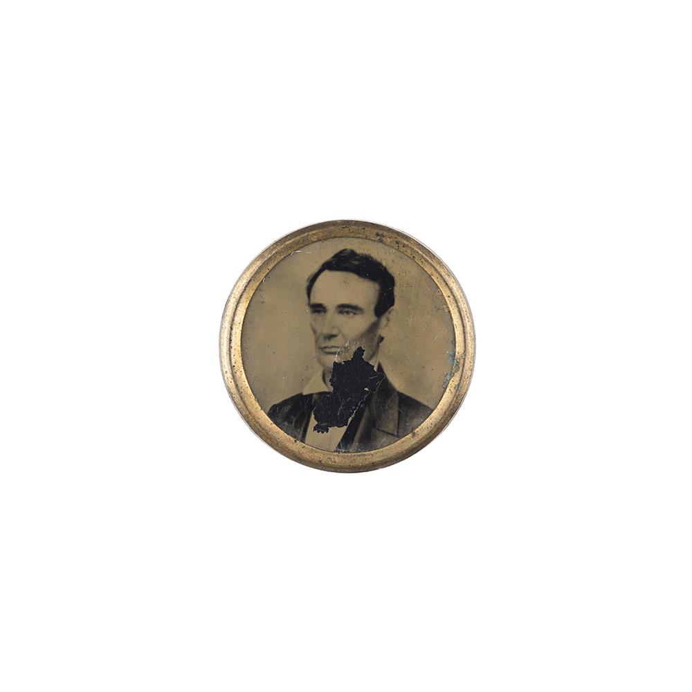 Image: Abraham Lincoln button