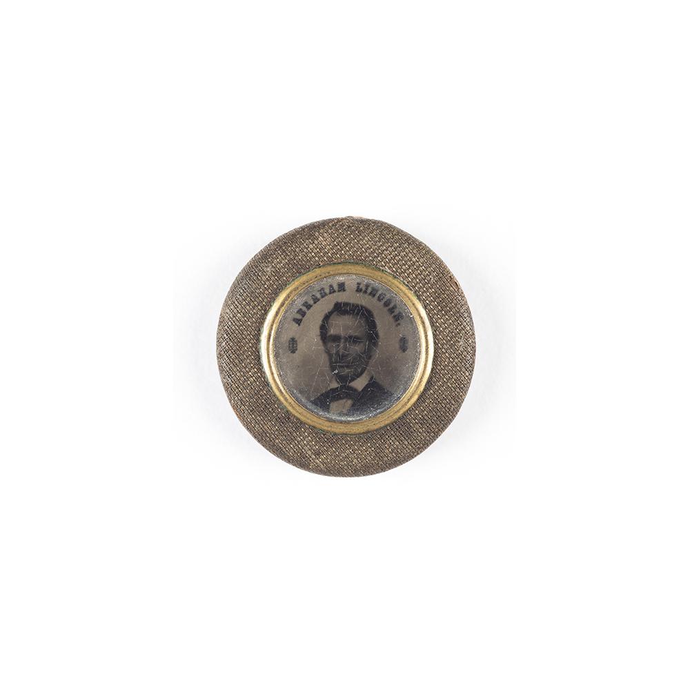 Image: Abraham Lincoln button