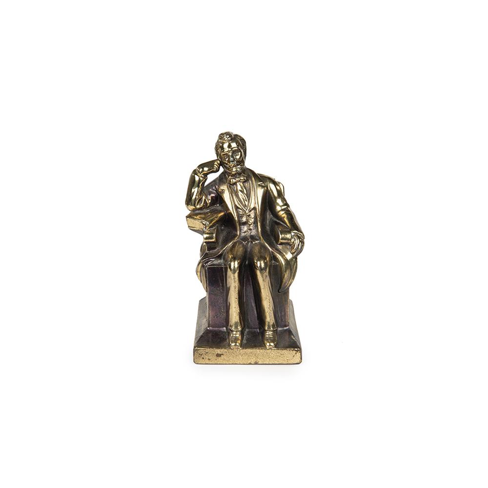Image: Seated Abraham Lincoln Figurine