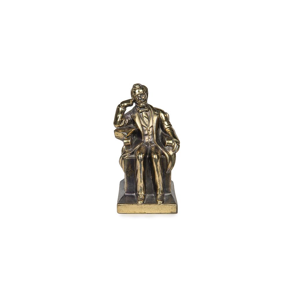 Image: Seated Abraham Lincoln Figurine